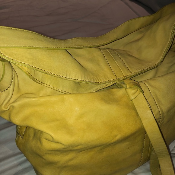 Unique 💯 Lamb Skin Gap satchel - Picture 7 of 8